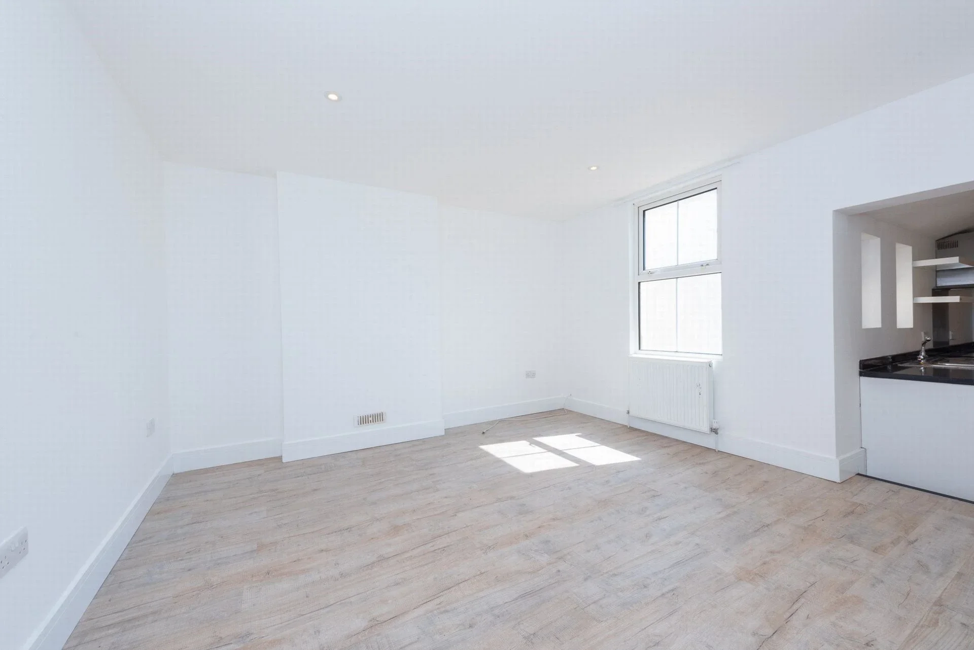 Flat Queens Road in Rushmoor