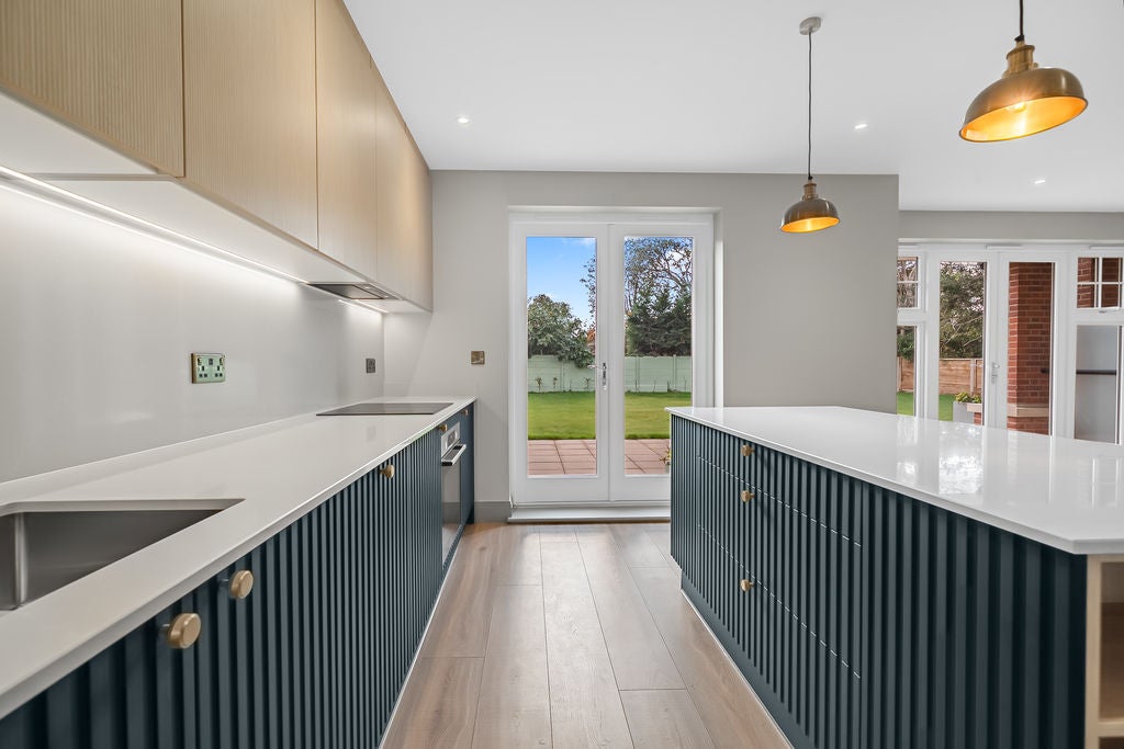 Flat Beauchamp Road in Elmbridge