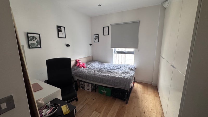 Room Salter Street in Greater London