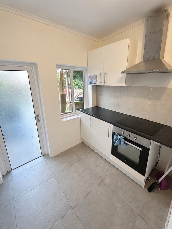 Room Lordsmead Road in Greater London