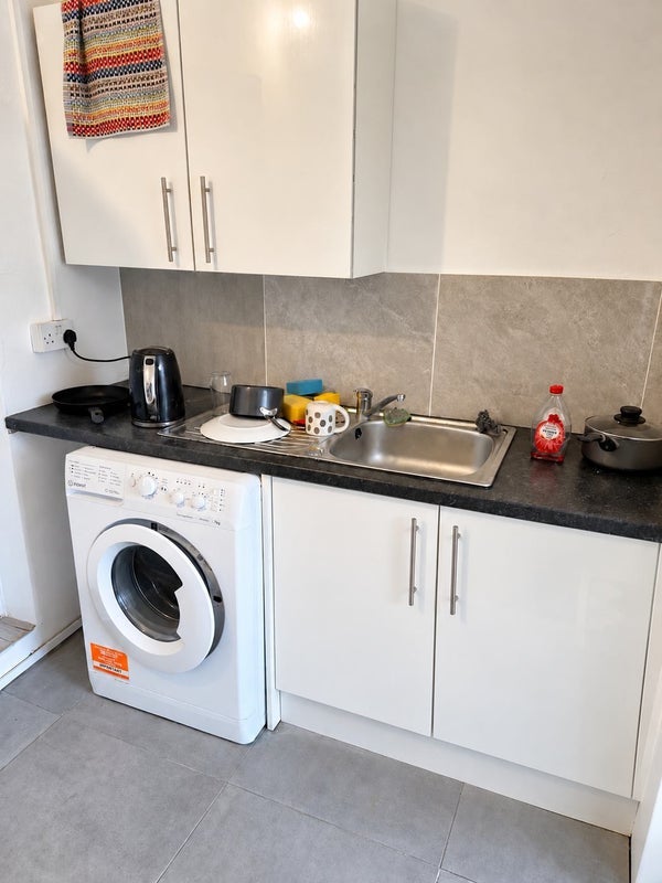 Room Lordsmead Road in Greater London