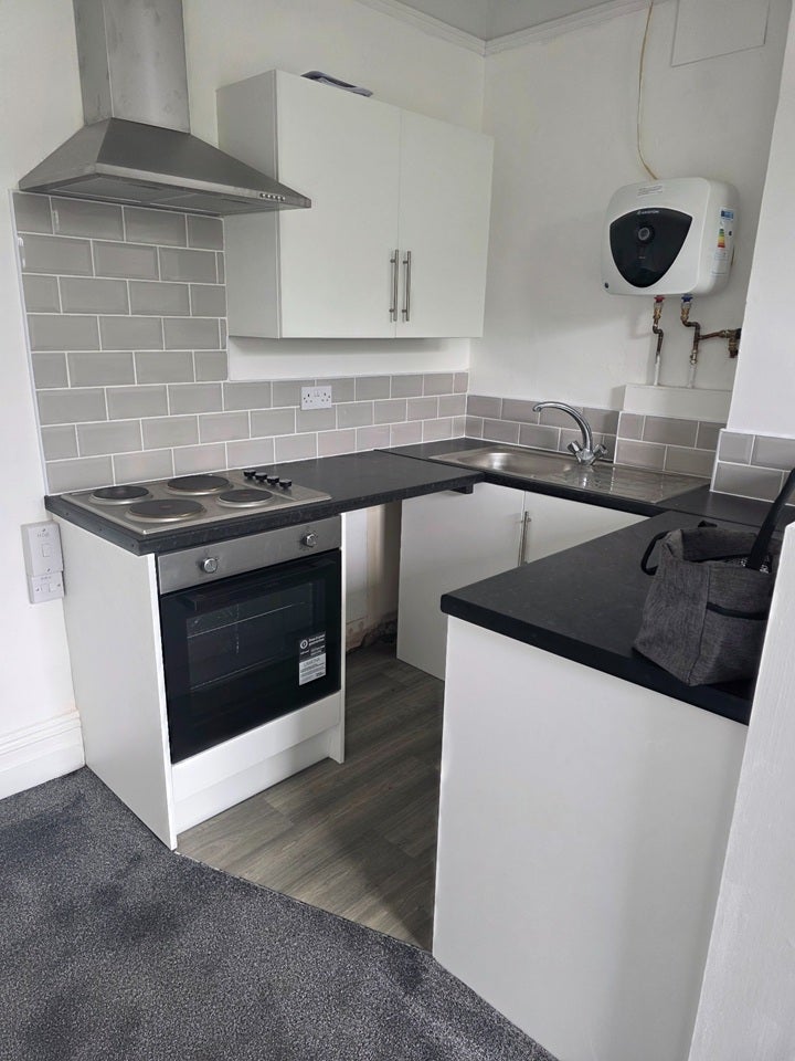 Flat Grimsby Road in Cleethorpes