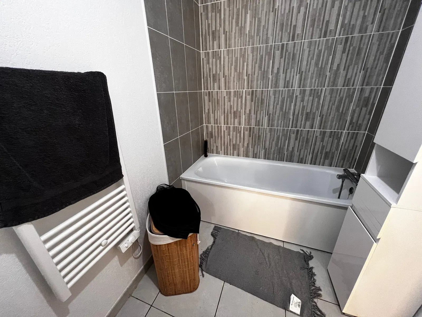Room Rue Robert Caumont in Bordeaux
