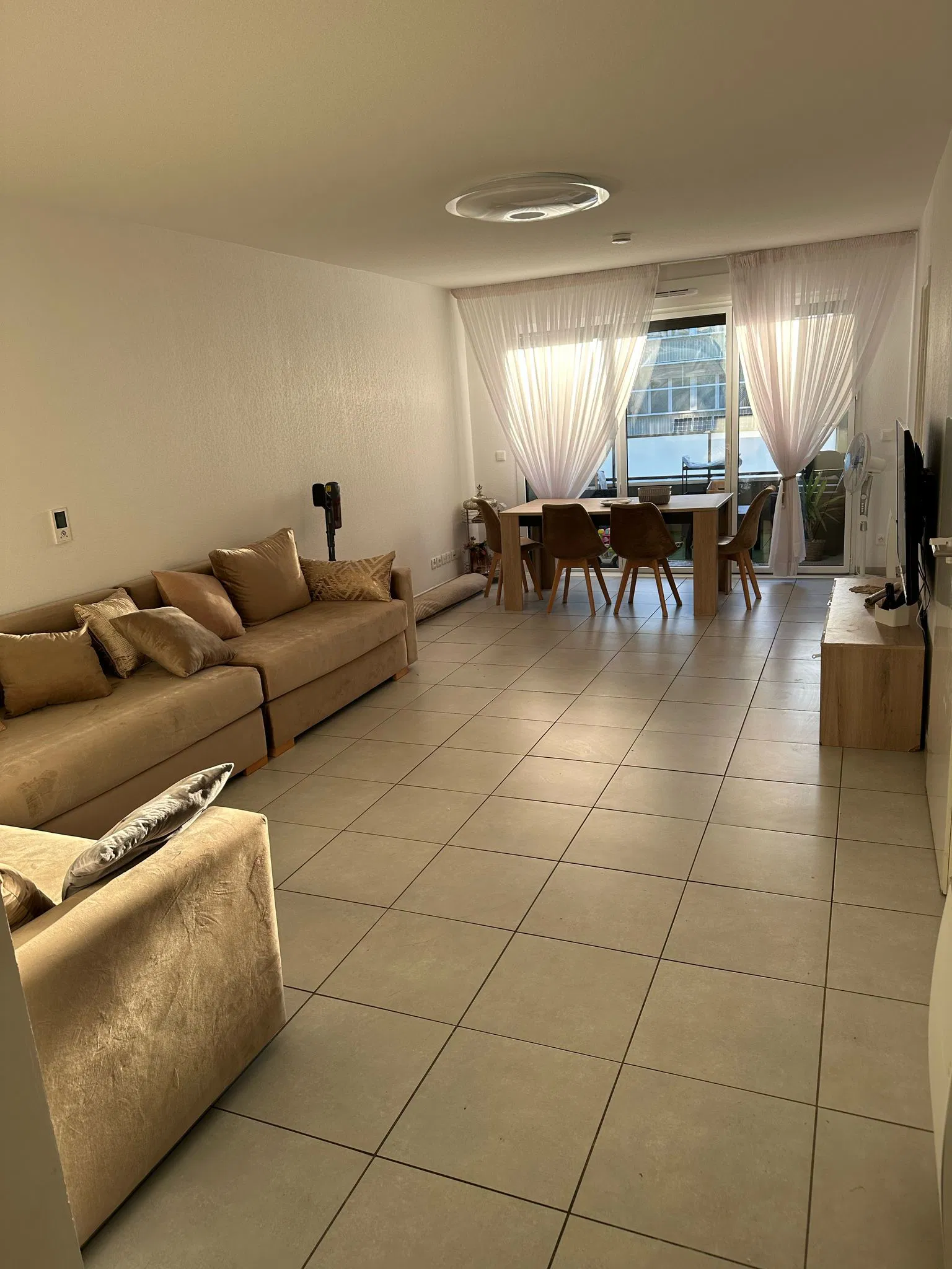 Room Rue Robert Caumont in Bordeaux