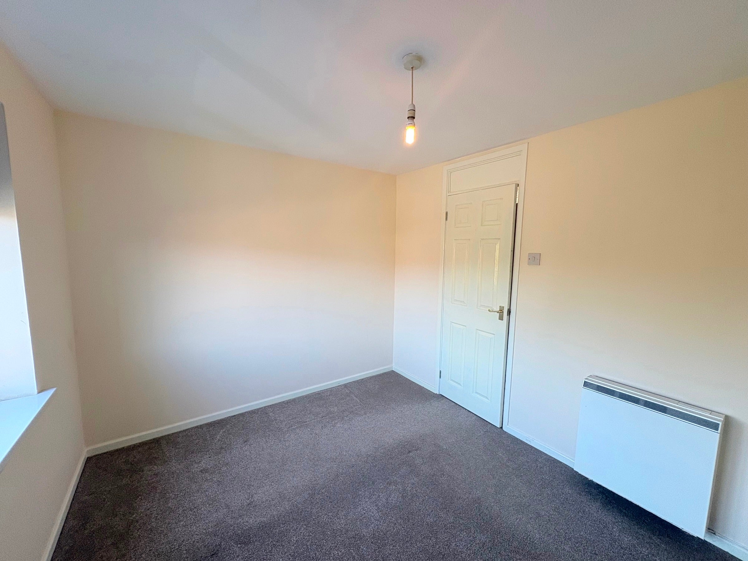 Flat Harvey Crescent in Sandfields East