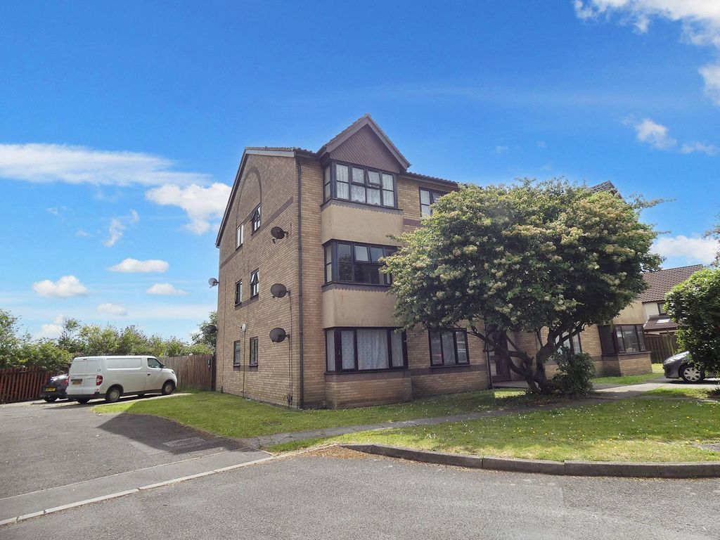 Flat Harvey Crescent in Sandfields East