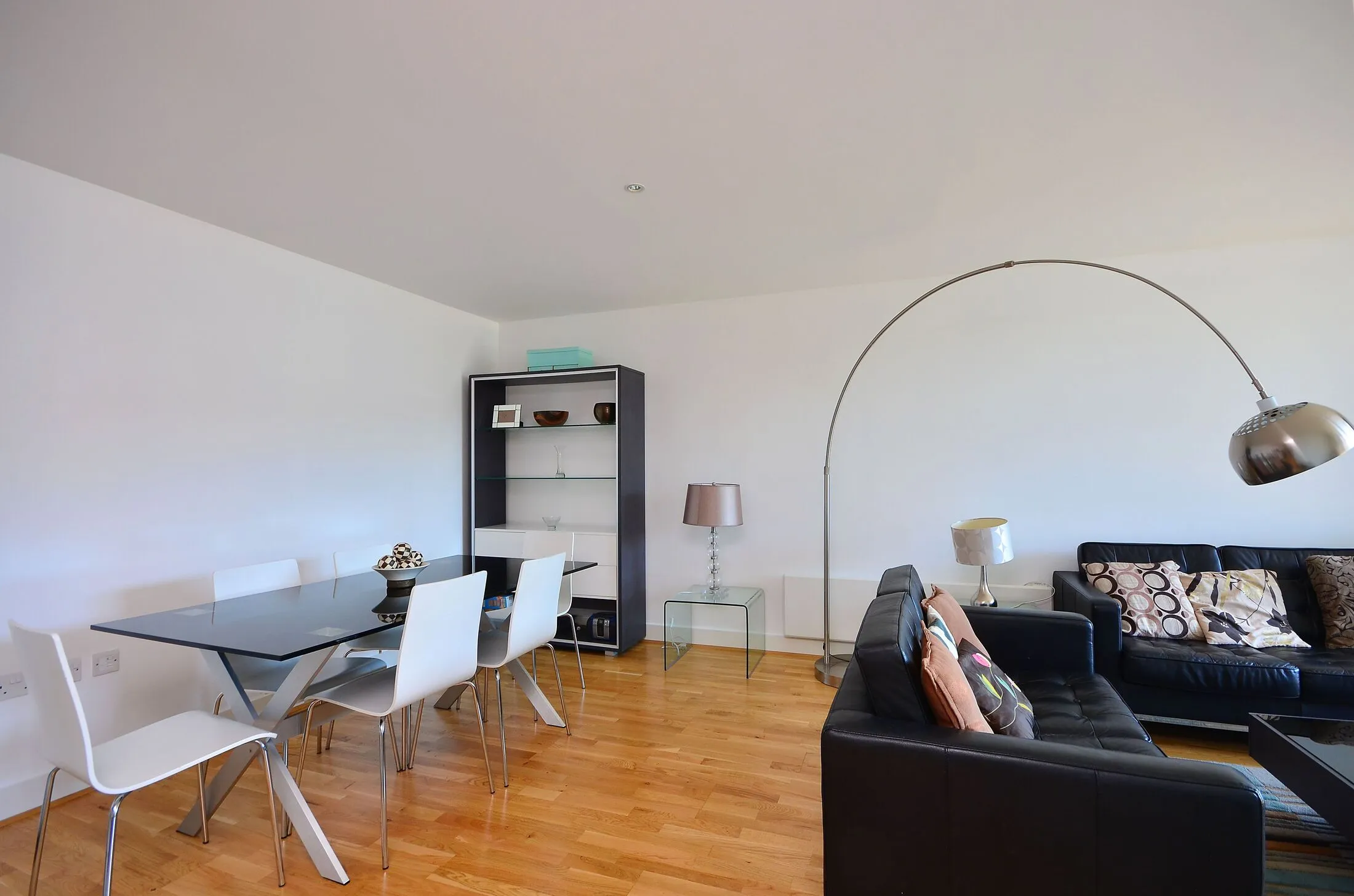 Flat Empire Square South in Greater London