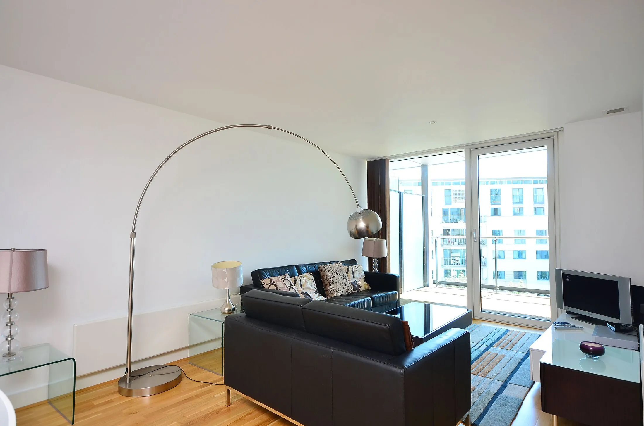 Flat Empire Square South in Greater London