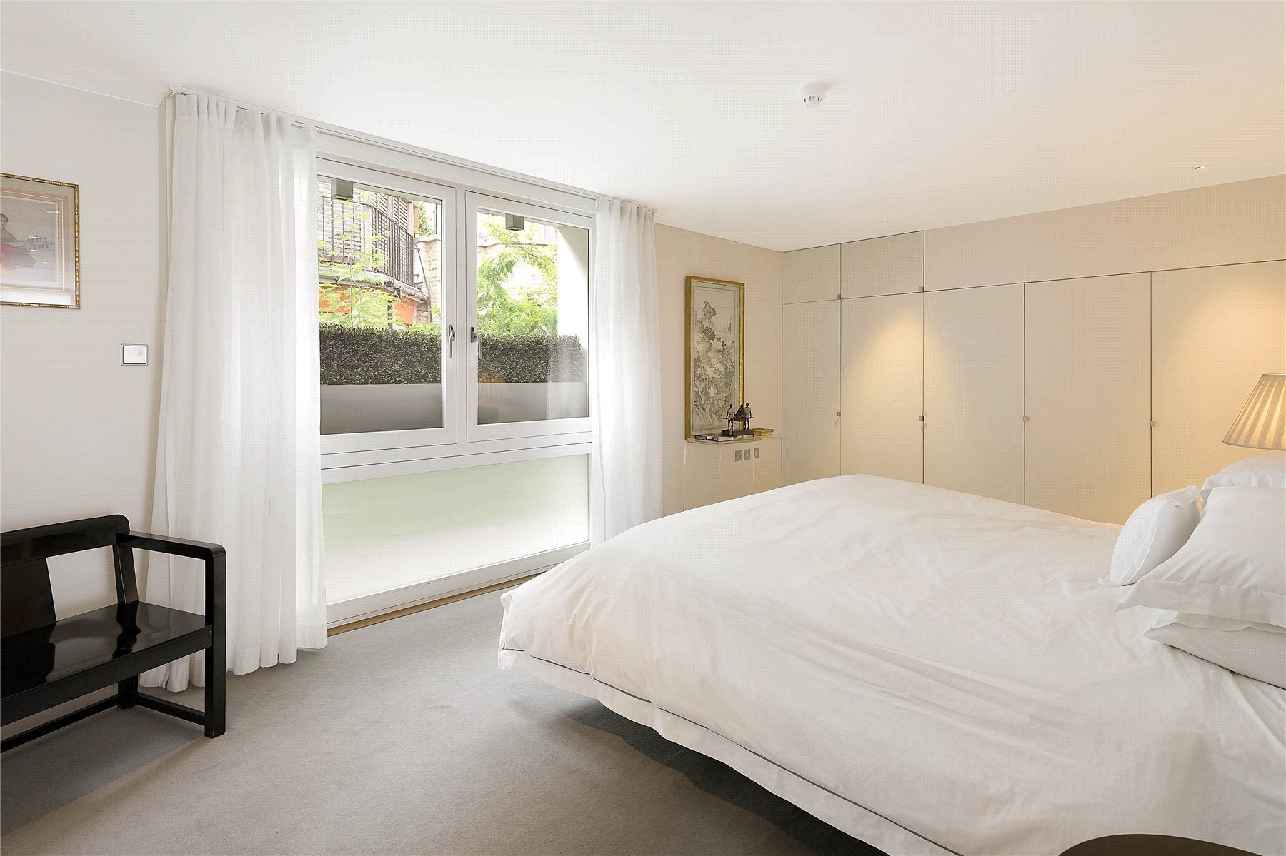 House Cadogan Lane in Greater London