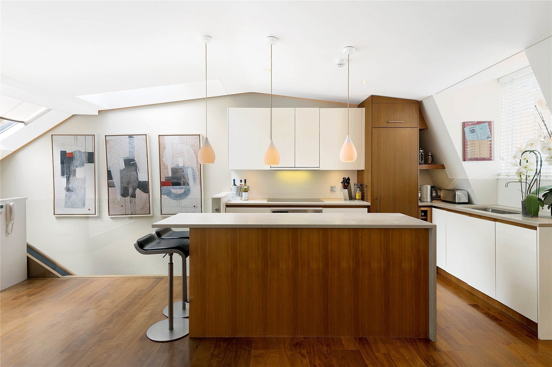 House Cadogan Lane in Greater London