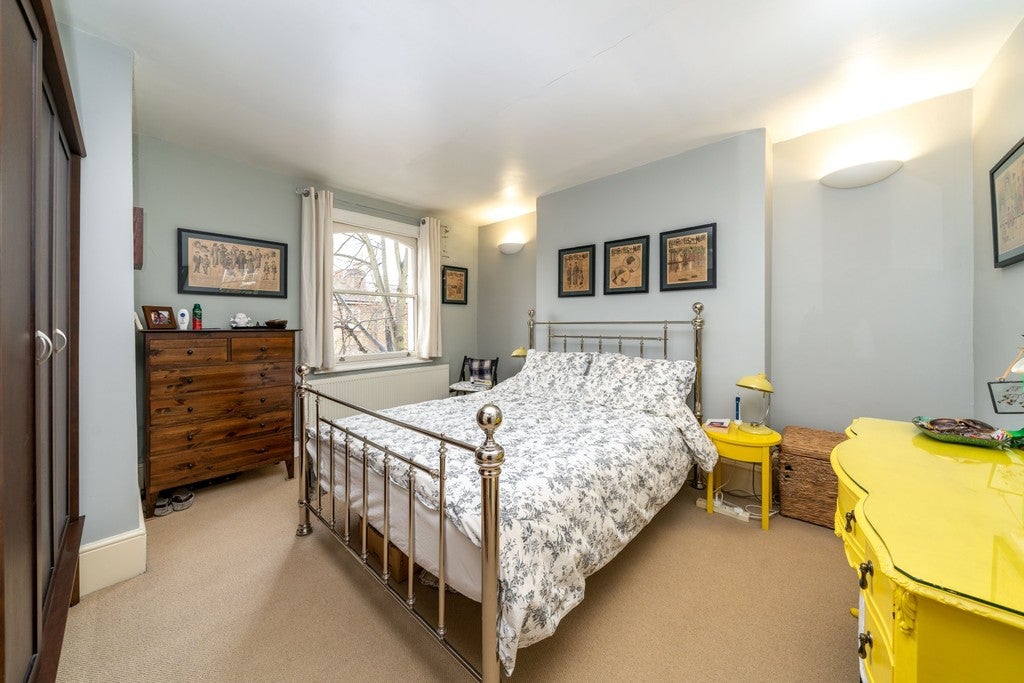 Flat Luxor Street in Greater London