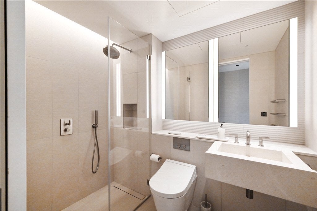 Flat Great Portland Street in City of Westminster