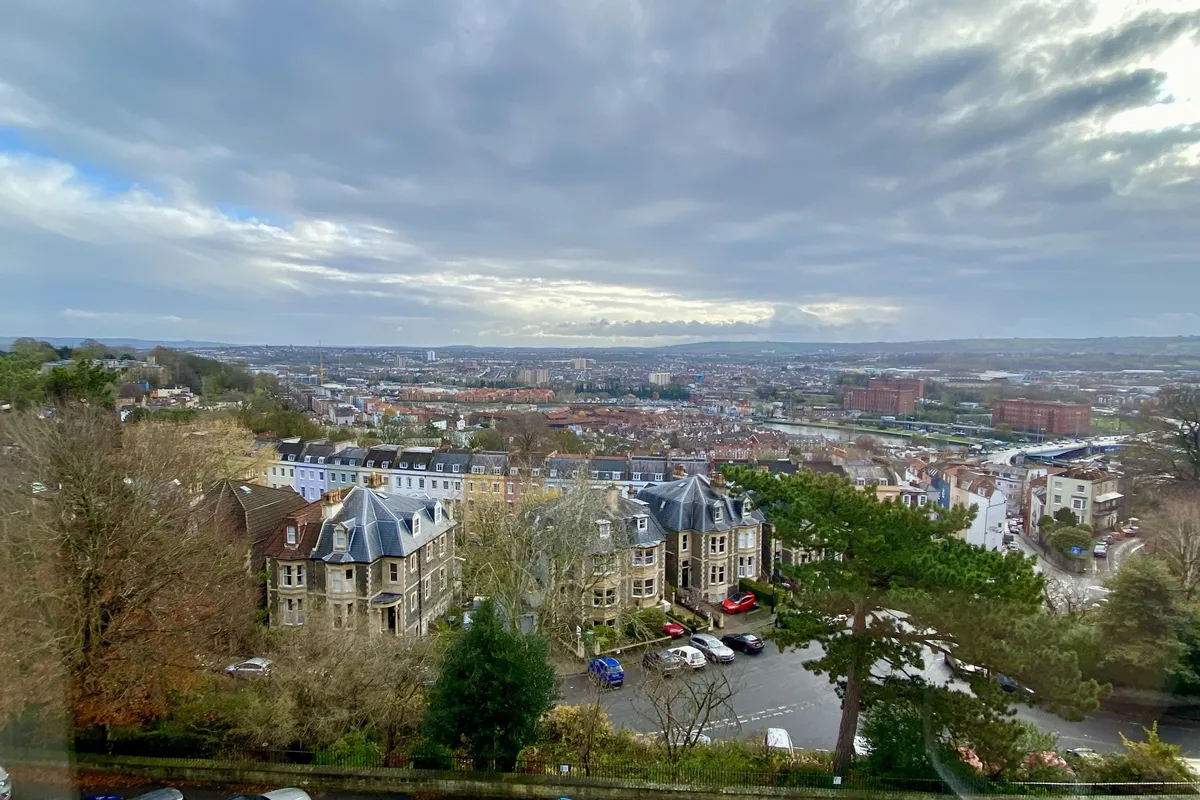 Flat Royal York Crescent in Bristol