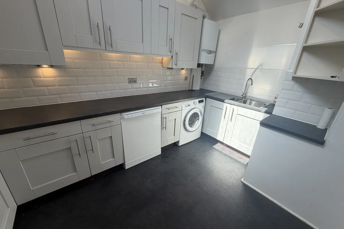Flat Royal York Crescent in Bristol
