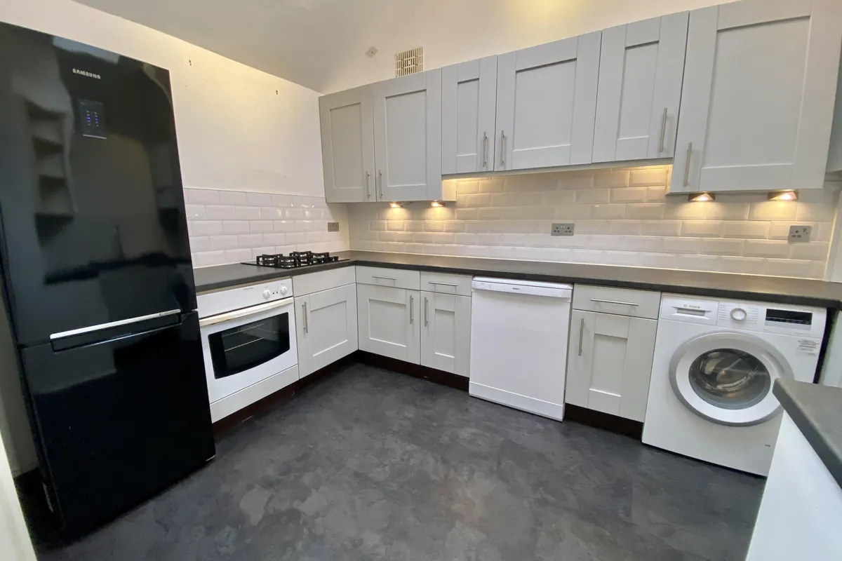 Flat Royal York Crescent in Bristol
