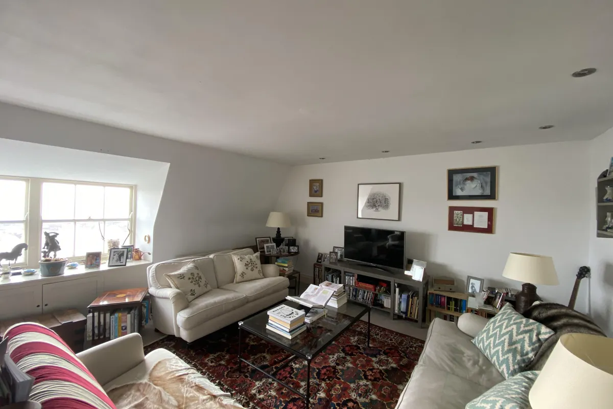 Flat Royal York Crescent in Bristol