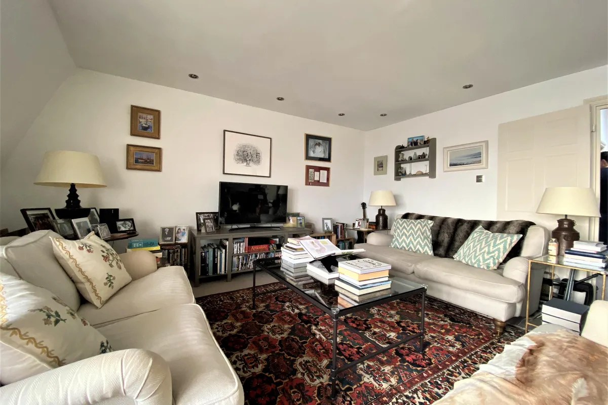 Flat Royal York Crescent in Bristol
