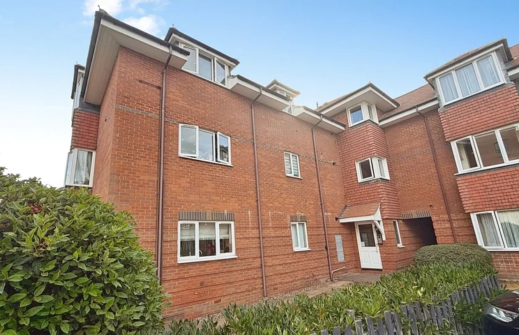 Flat Oddfellows Road in Newbury