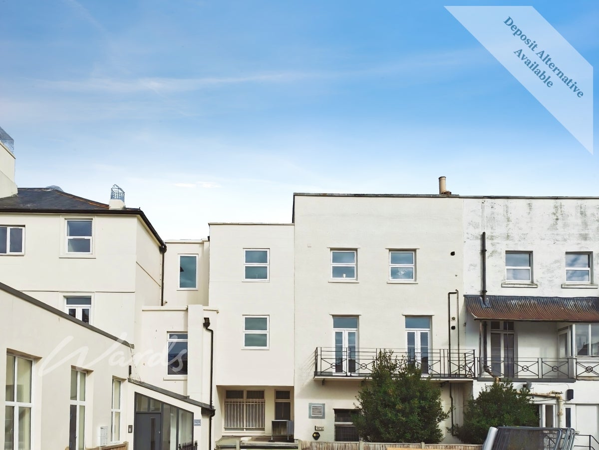 Flat Pleydell Gardens in Folkestone and Hythe District