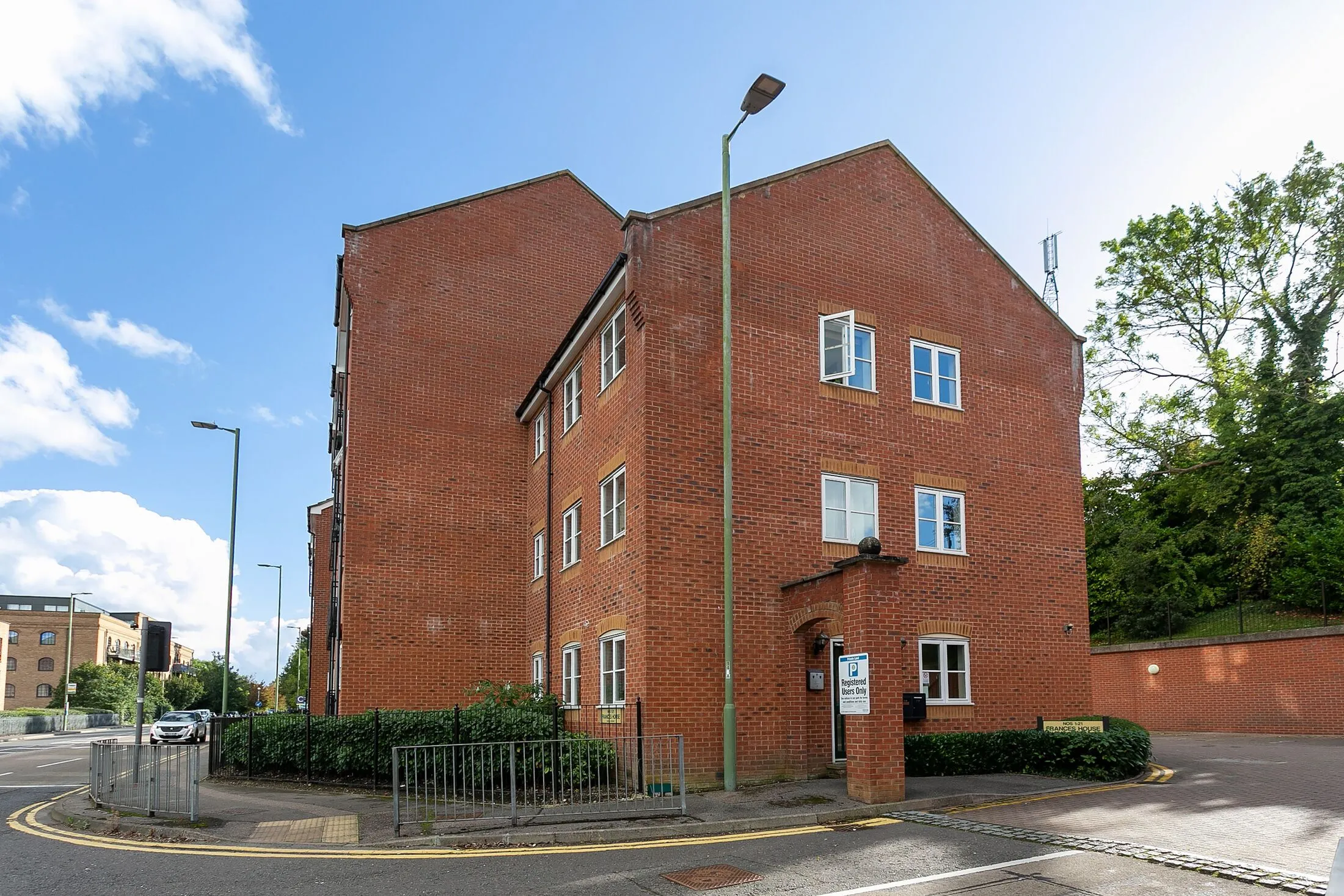 Flat London Road in Dacorum