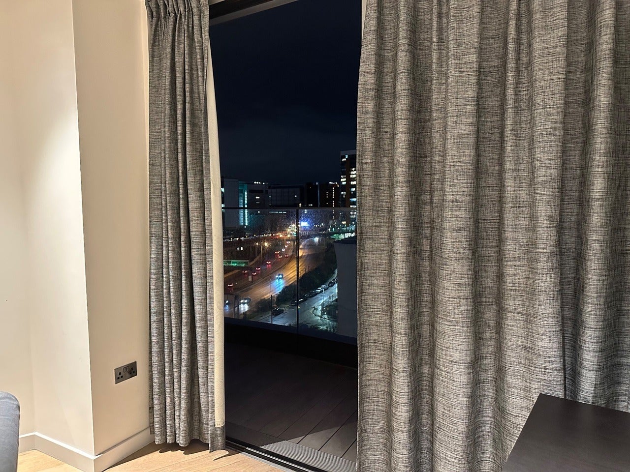 Flat Biscayne Avenue in Greater London