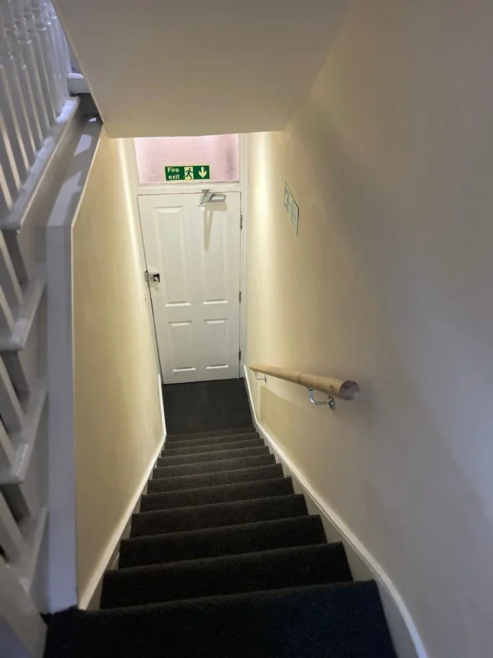 Room Queenstown Road in Greater London