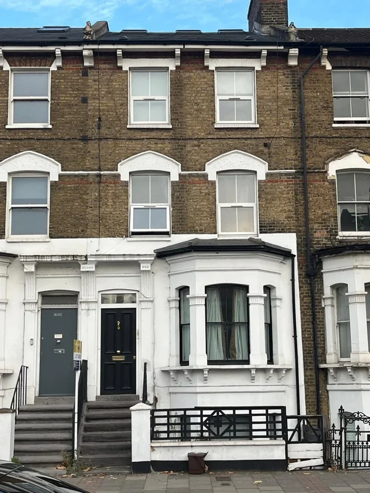 Room Queenstown Road in Greater London