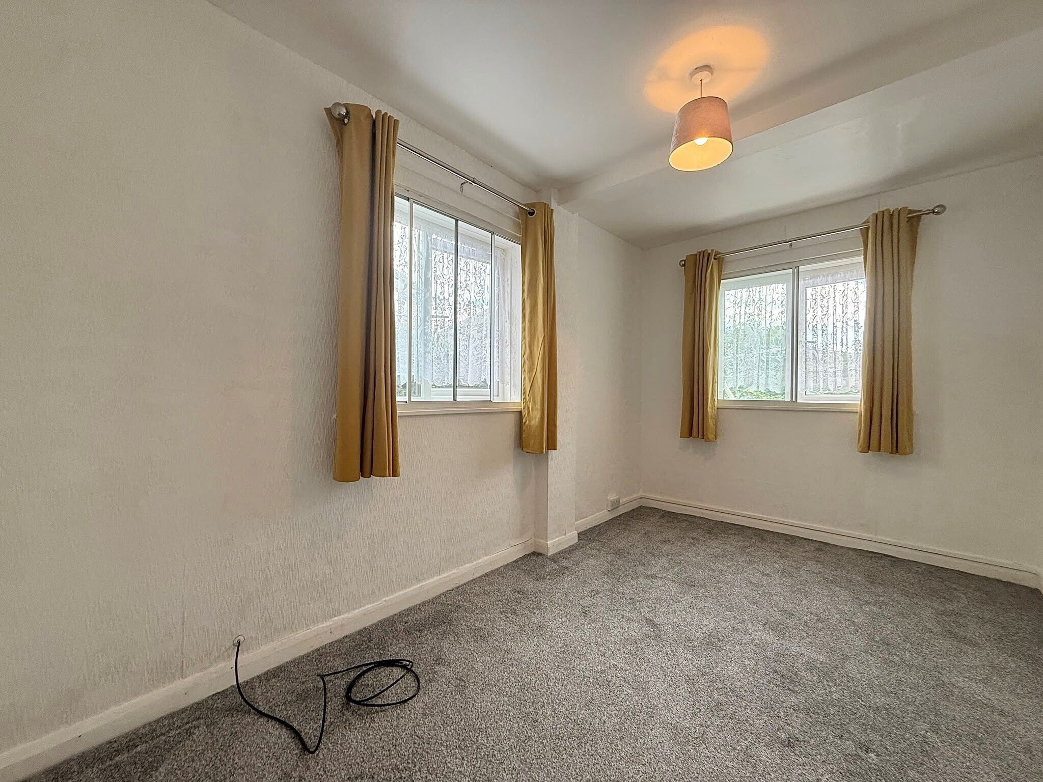 Flat Dewhurst Croft in Birmingham