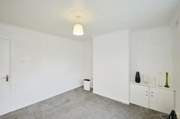 Flat Dewhurst Croft in Birmingham