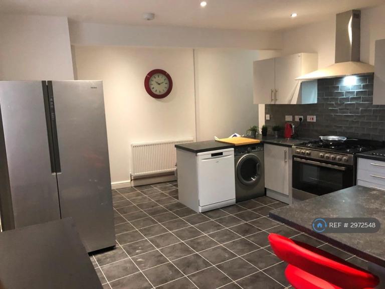 Room Stamford Road in Tameside