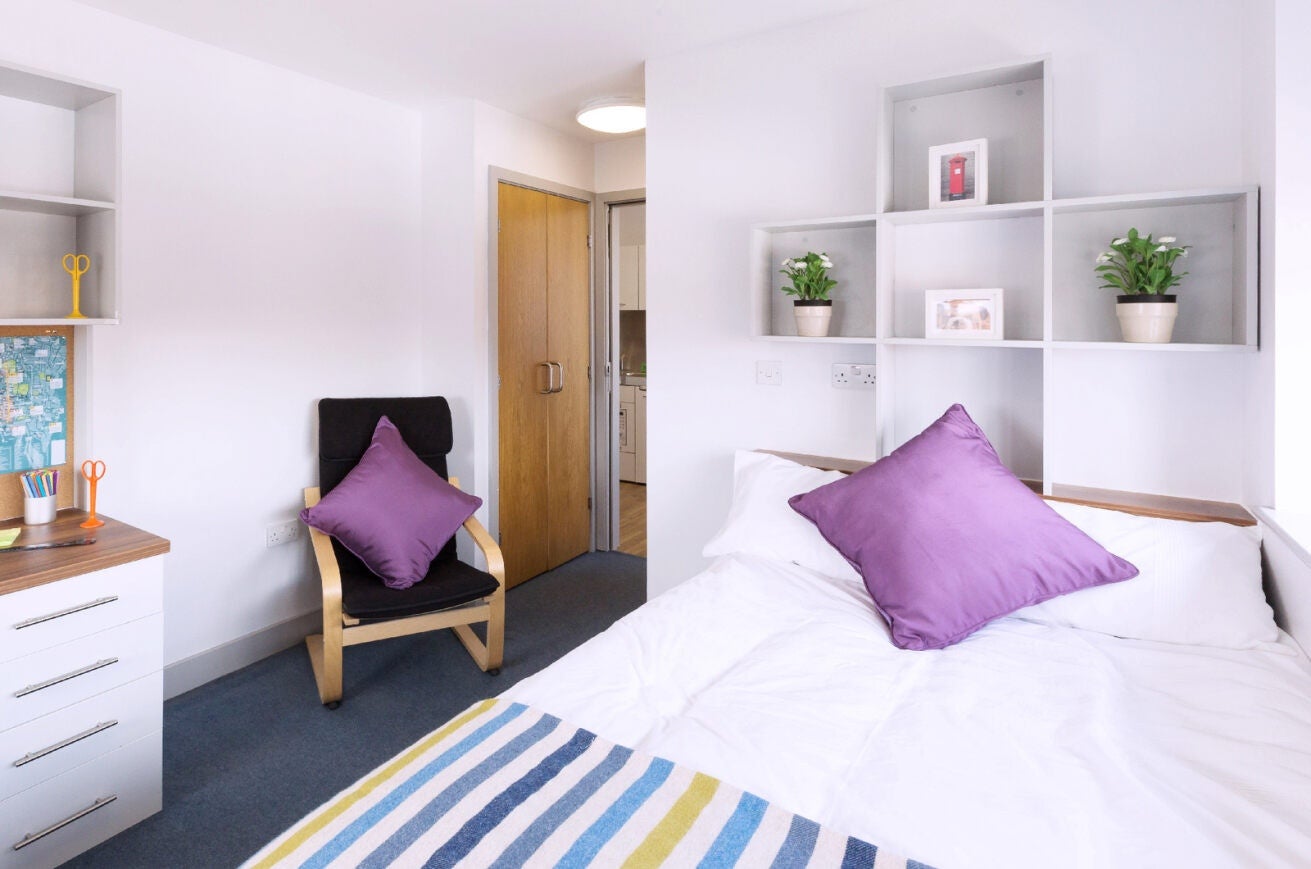 Room High Street in Southampton