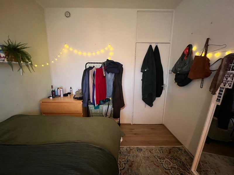 Room Burder Close in Greater London