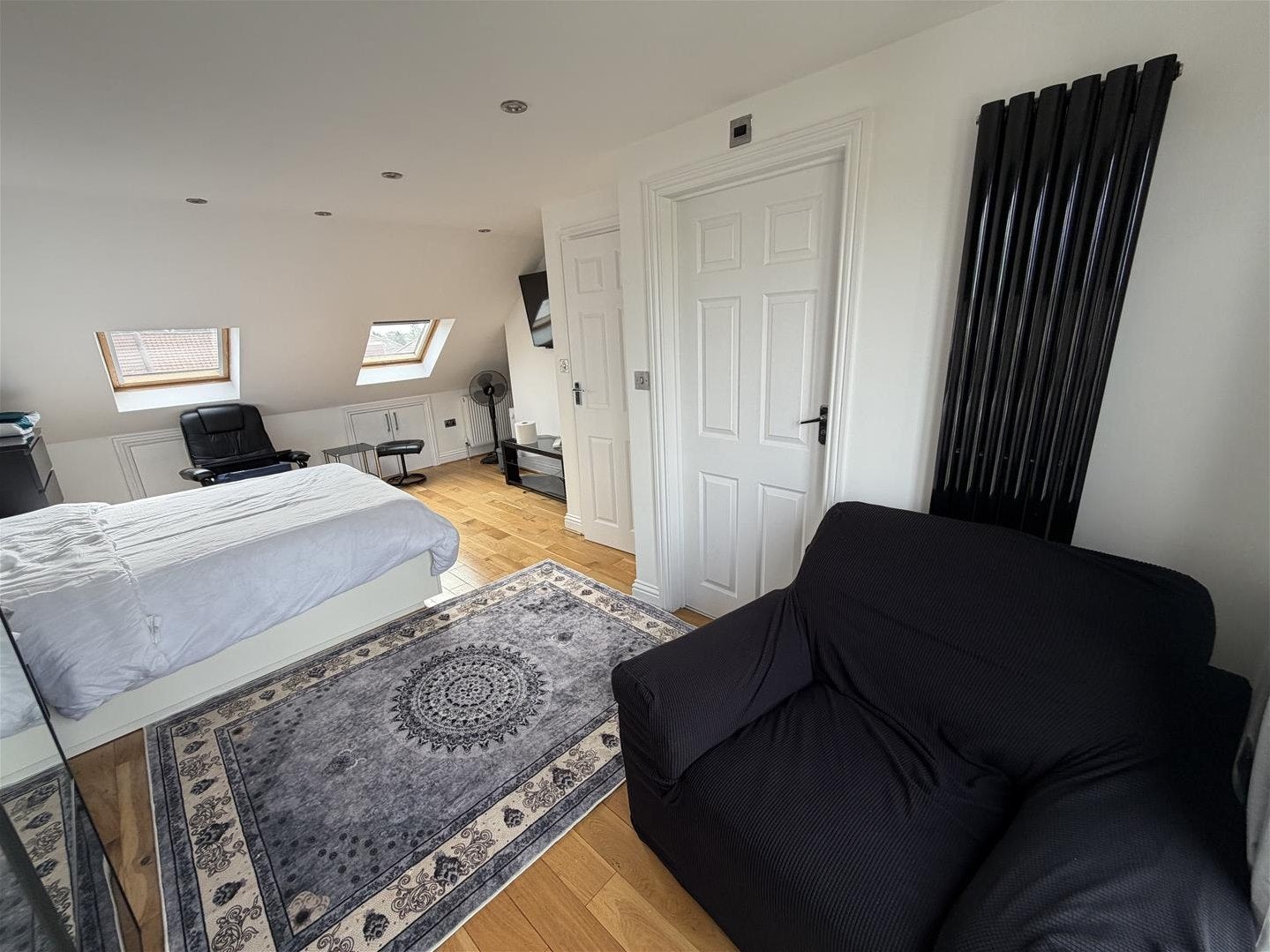 Room Meadowbank Road in Greater London