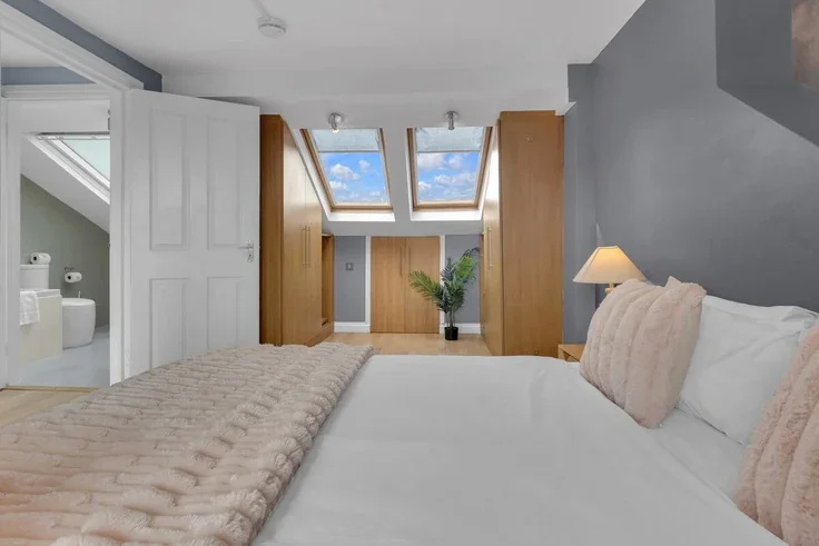 Flat Lena Gardens in Greater London