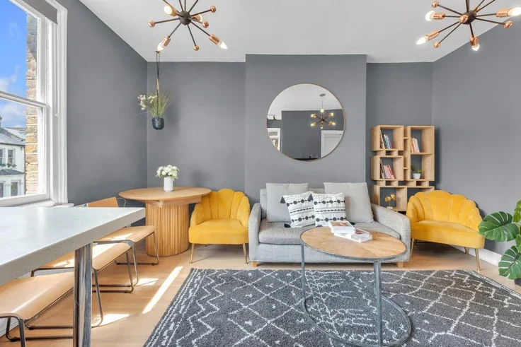 Flat Lena Gardens in Greater London