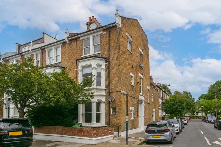 Flat Lena Gardens in Greater London