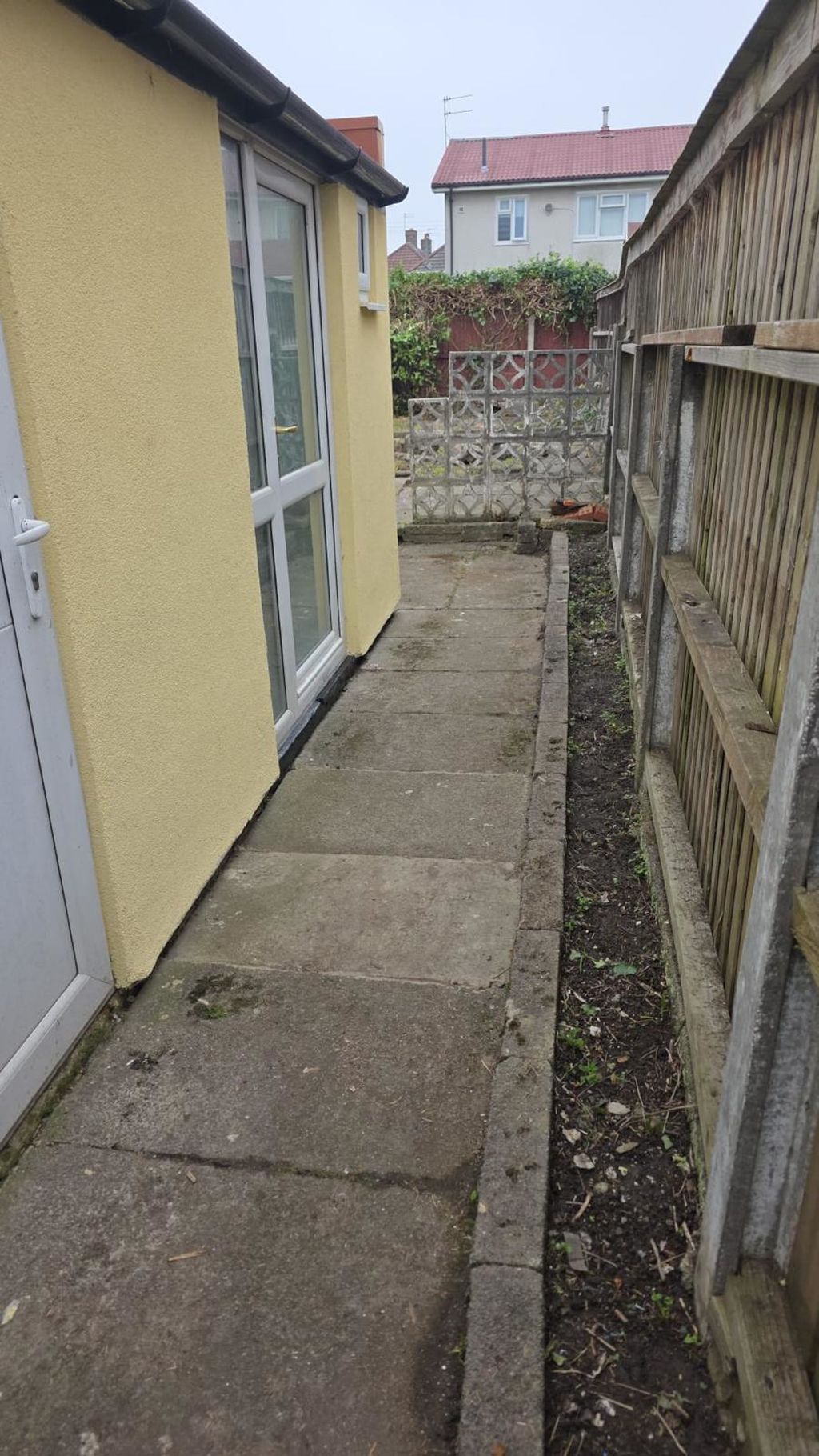 Flat Altfield Road in Liverpool