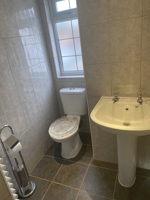 Room Neeld Crescent in Greater London