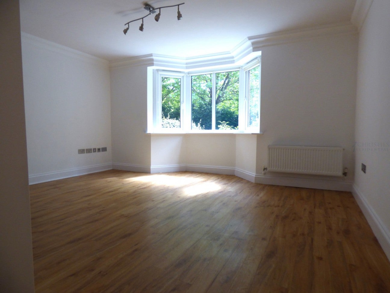 Flat Randalls Road in Mole Valley