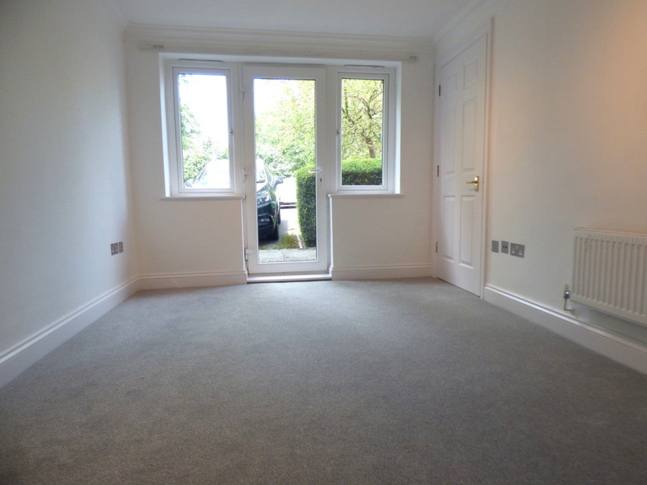 Flat Randalls Road in Mole Valley