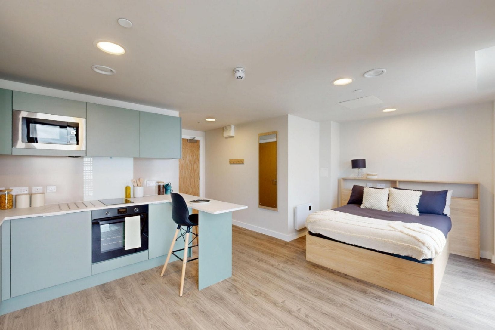 Room Burnsall Road in Coventry