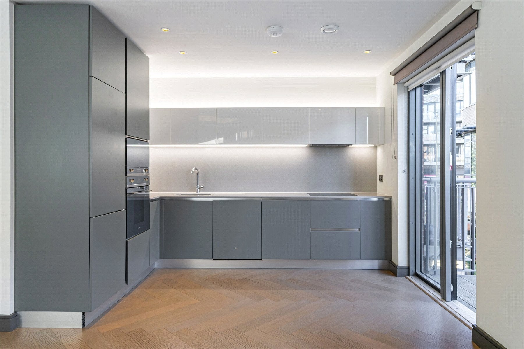 Flat Twickenham Junction Rough in Greater London