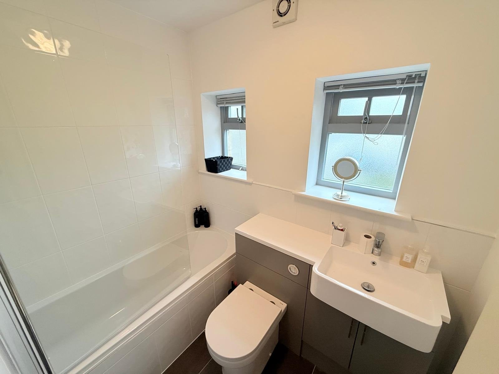 Flat Westville Avenue in Bradford