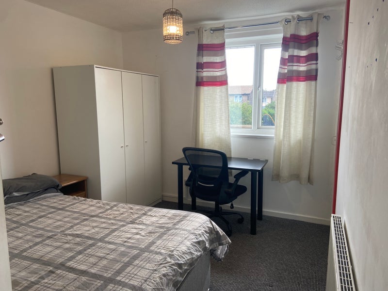 Room Stonedale Crescent in Liverpool