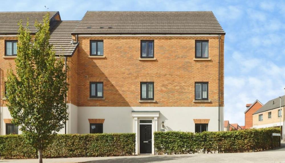 Flat Carnoustie Drive in Corby