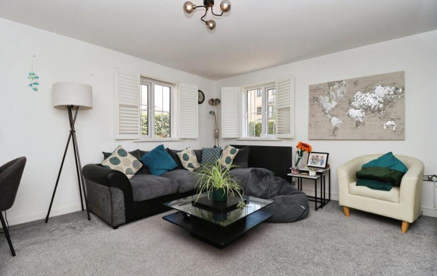 Flat Carnoustie Drive in Corby