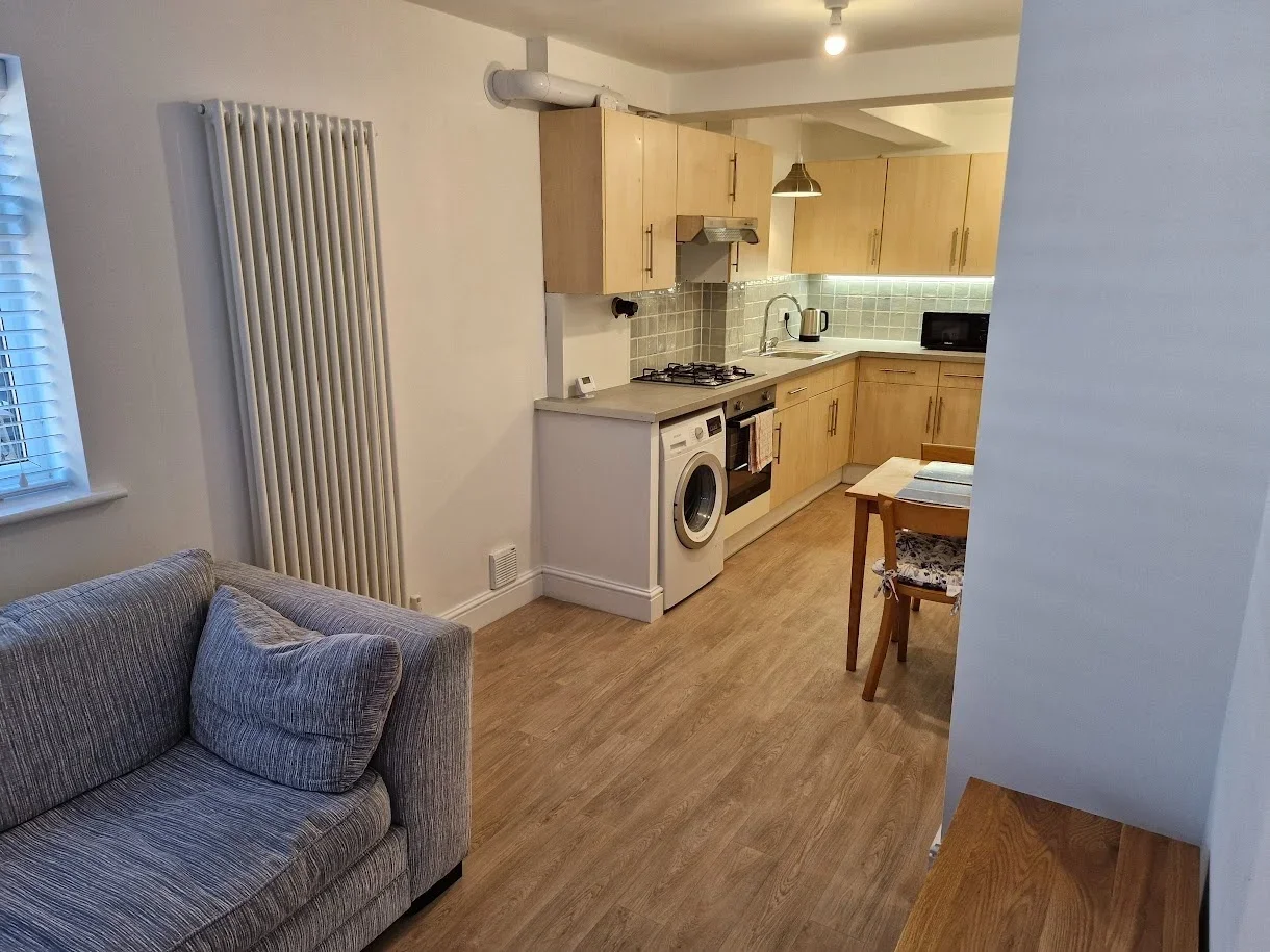 Flat Latimer Road in Bournemouth