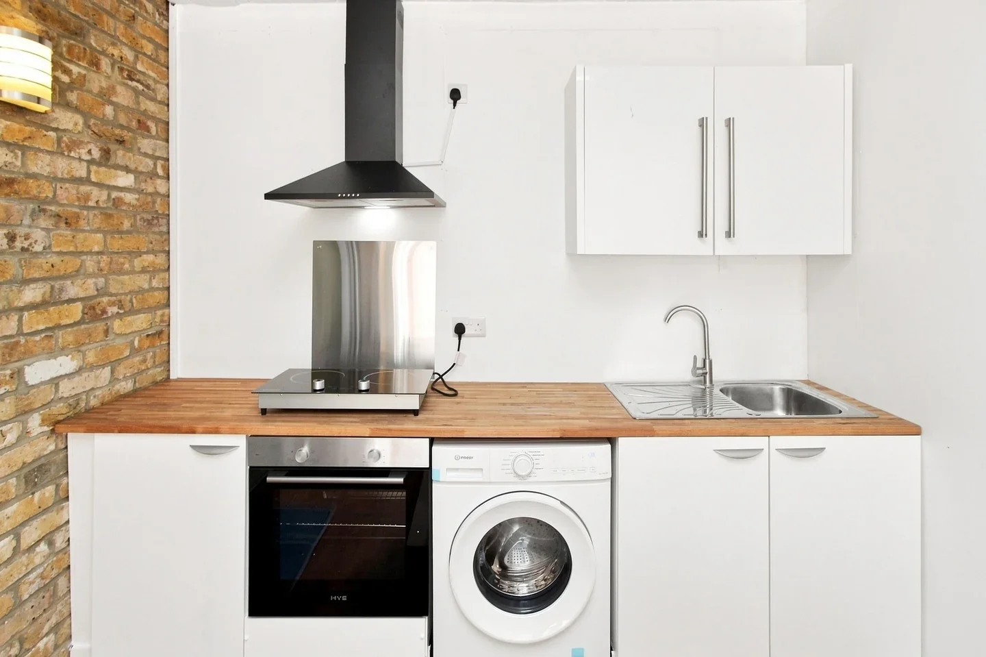 Flat Strayfield Road in Greater London