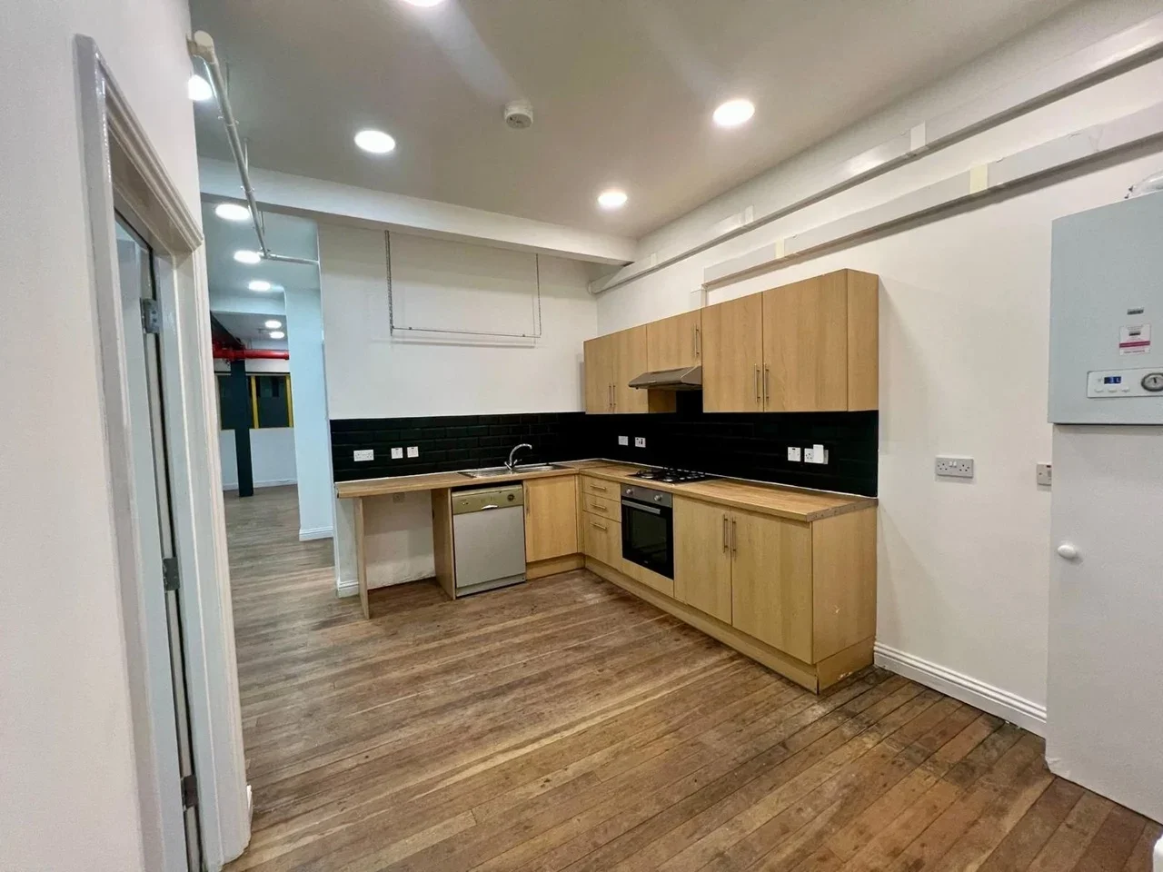 Room Hermitage Road in Greater London