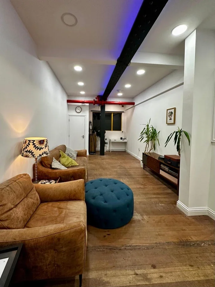 Room Hermitage Road in Greater London
